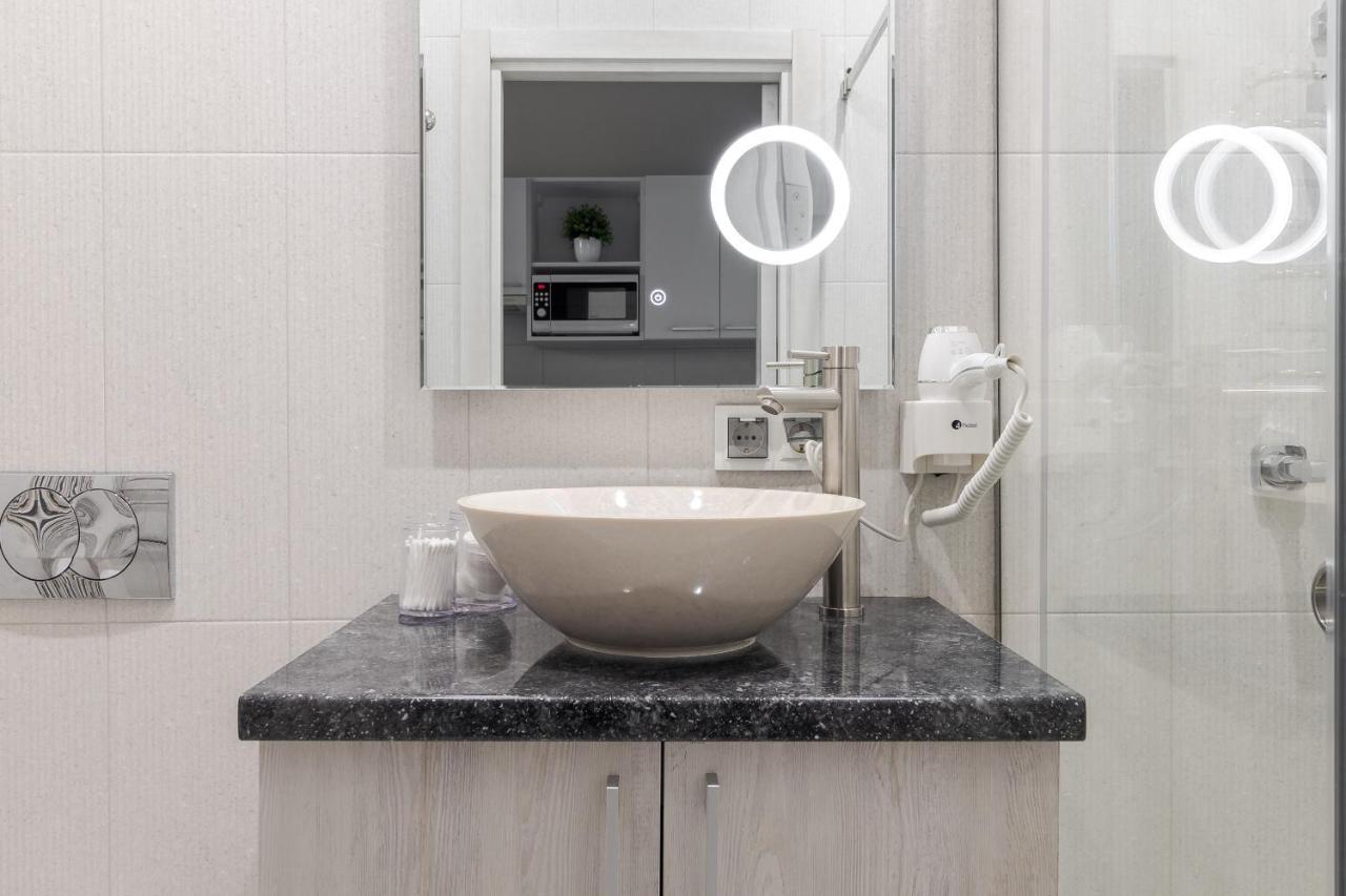 Апартаменти Luxury Flat In Downtown 2 Львів Екстер'єр фото