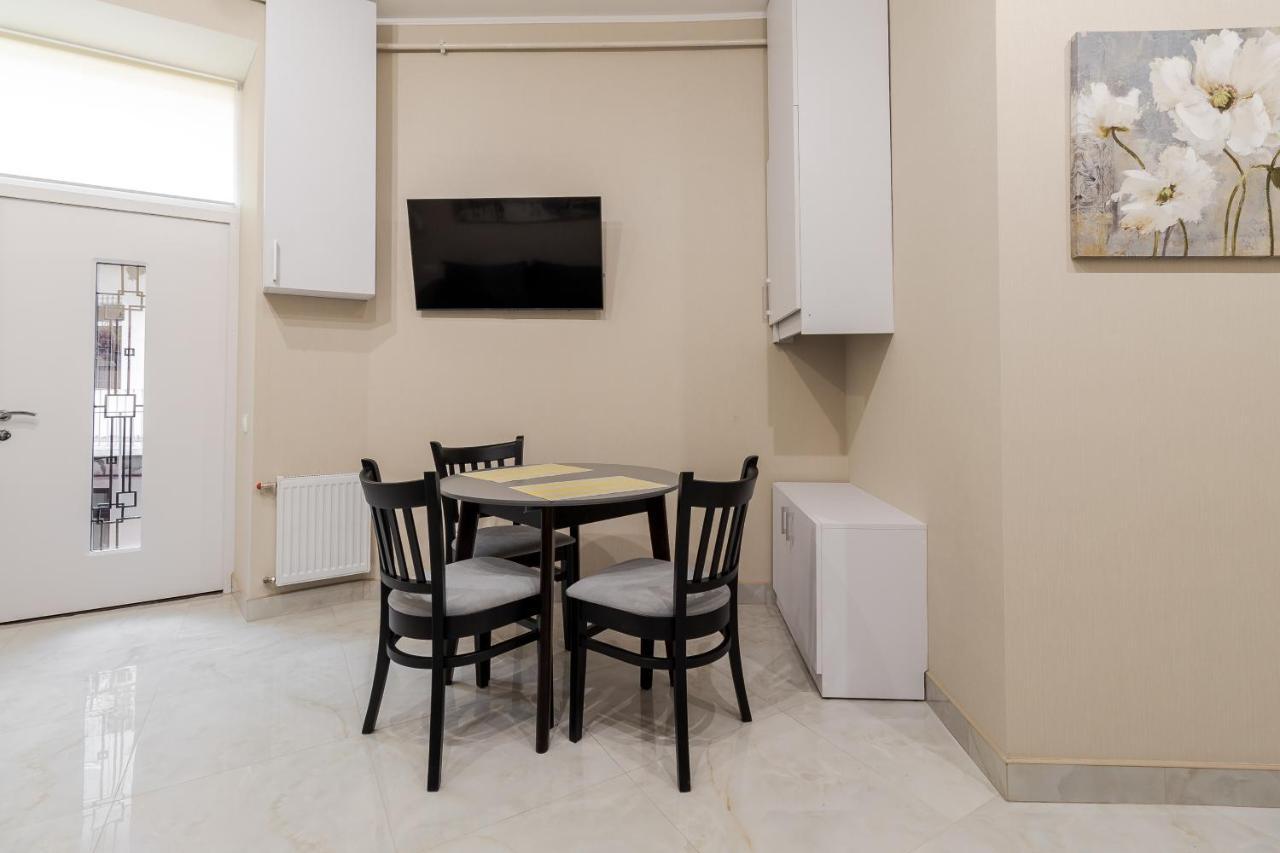 Апартаменти Luxury Flat In Downtown 2 Львів Екстер'єр фото